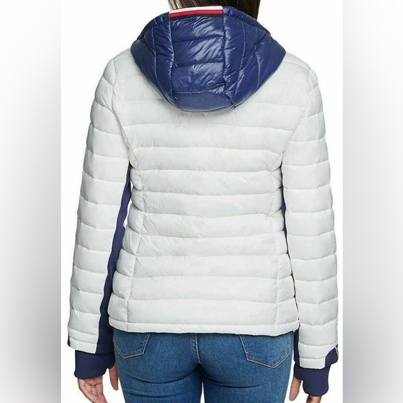 Like New Women Size Small Tommy Hilfiger Packable Hooded Puffer Jacket In white - Picture 6 of 16